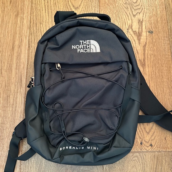 The North Face Black Backpack Durable Outdoor Gear - Picture 1 of 2